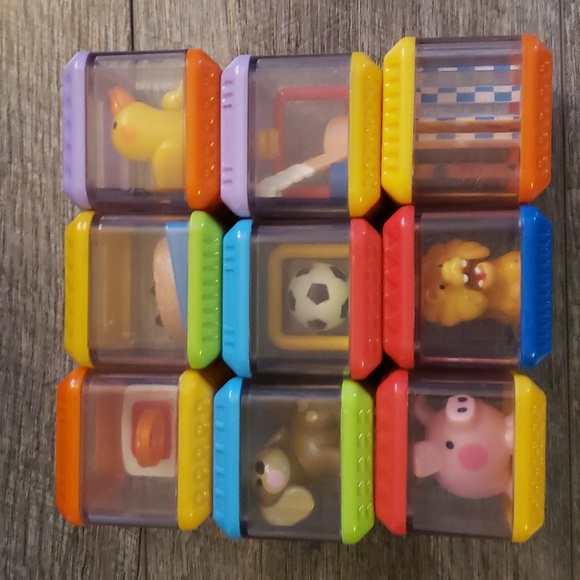 9 Fisher-Price Peek A Boo Blocks - Picture 2 of 2